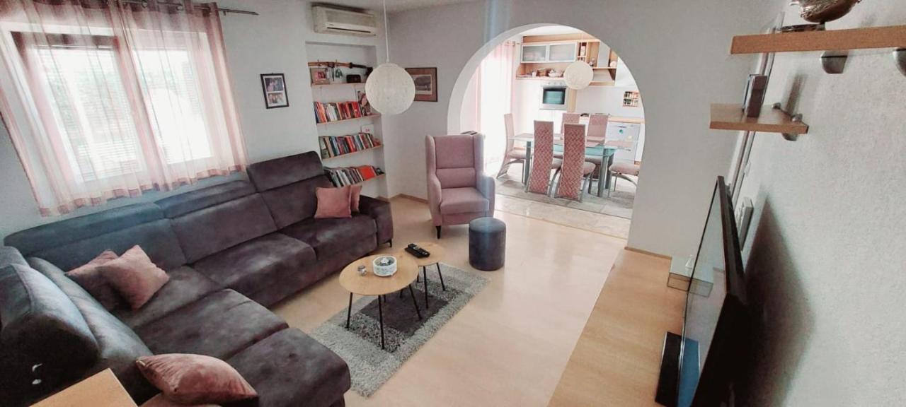 Pear - Apartment *